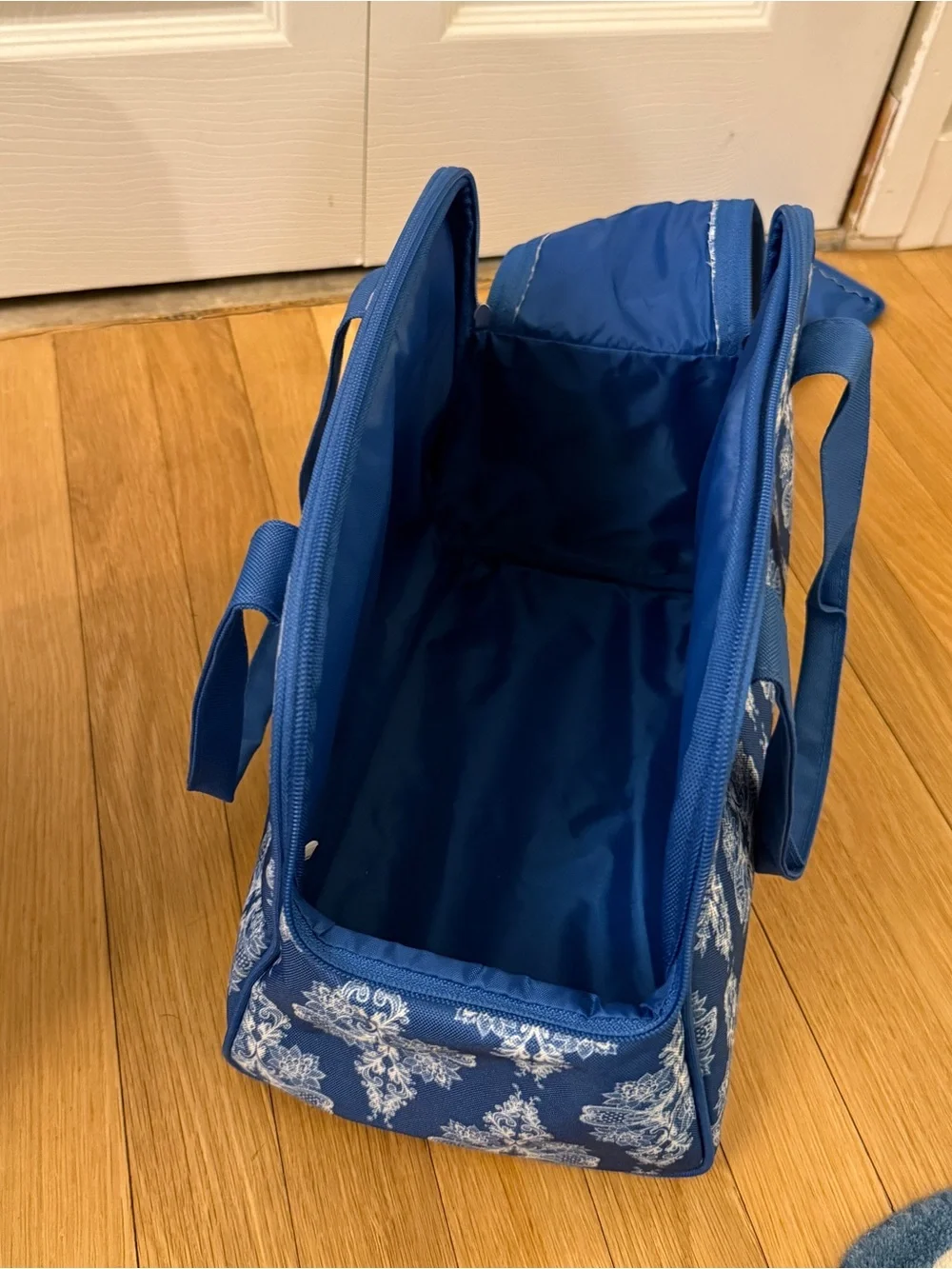 Set of 2 Blue Floral Tote Bags (Yarn Tote + Matching Carry Bag) - Picture 6 of 7